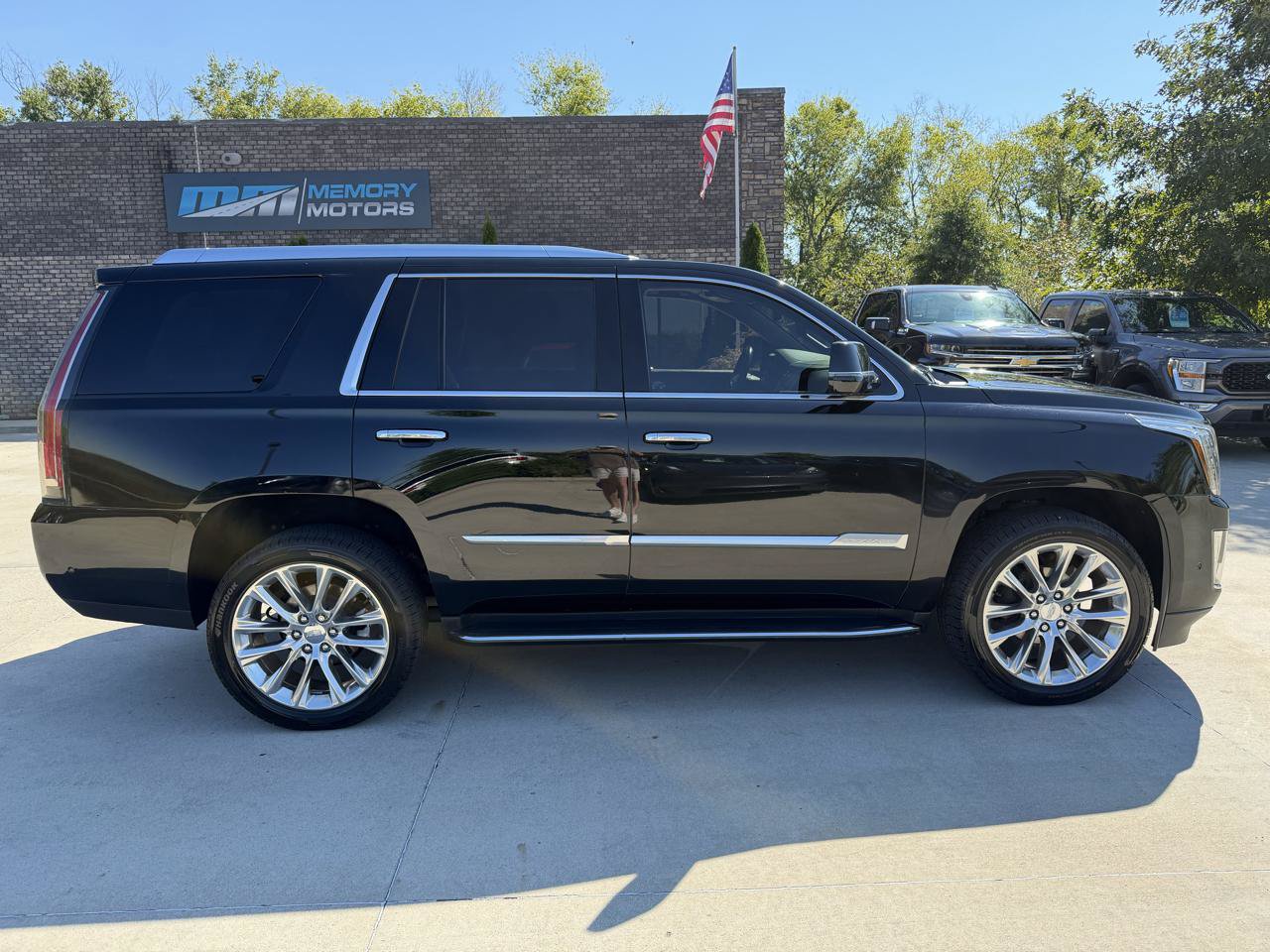 Used 2020 Cadillac Escalade Luxury AWD/4WD image 8