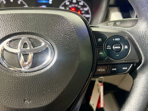 Used 2023 Toyota Corolla Cross L image 19