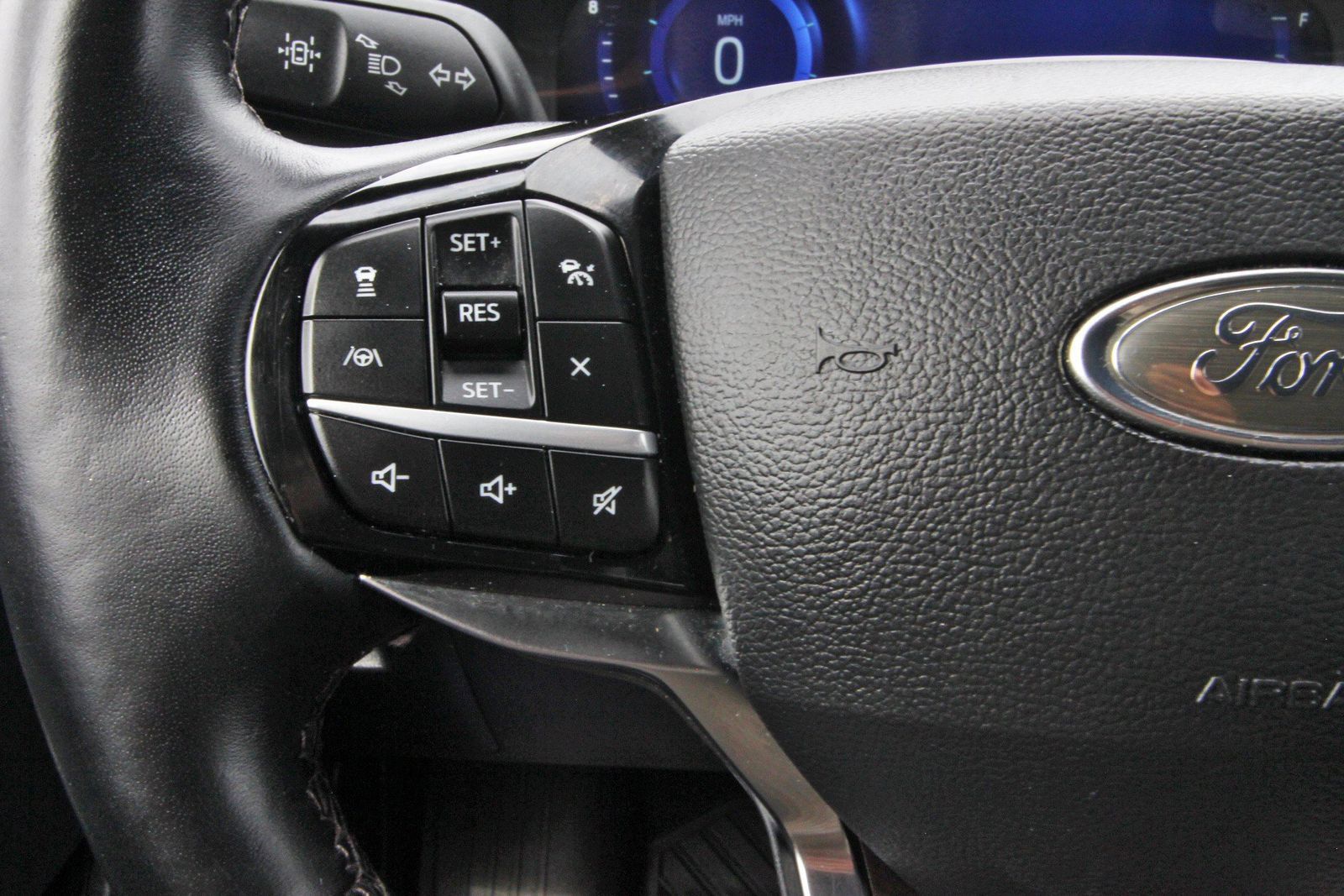 Used 2022 Ford Explorer Platinum w/ Equipment Group 601A RWD image 20