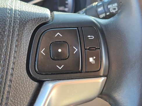 Used 2015 Toyota Highlander Limited AWD/4WD image 40