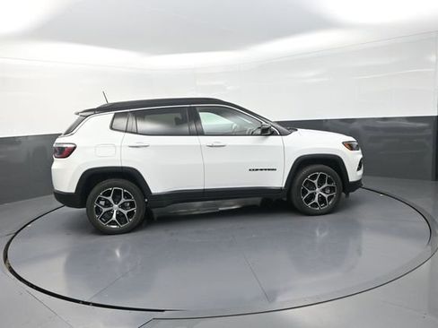 Used 2024 Jeep Compass Limited AWD/4WD image 18