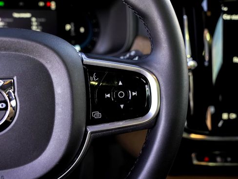 Used 2023 Volvo V90 B6 Cross Country Ultimate image 16