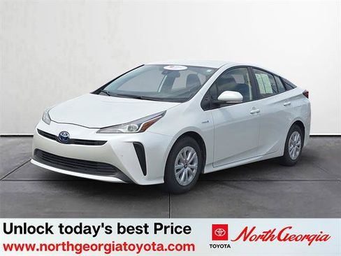 Used 2021 Toyota Prius LE image 1