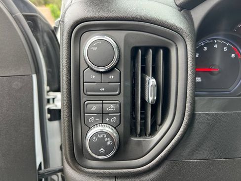 Used 2024 GMC Sierra 2500 Pro AWD/4WD image 10