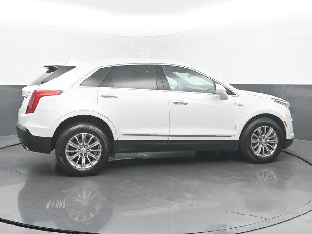 Used 2017 Cadillac XT5 Luxury w/ Driver Awareness Package AWD/4WD image 6