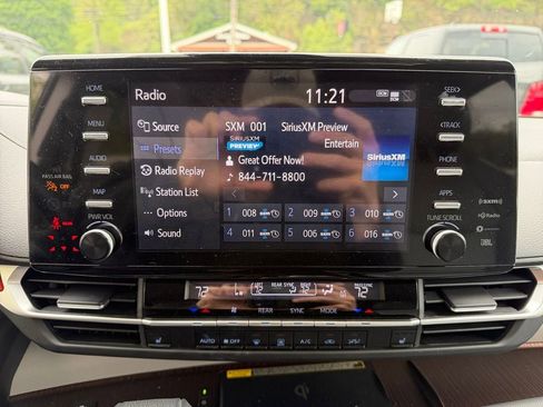 Used 2023 Toyota Sienna XLE w/ XLE Plus Package AWD/4WD image 19