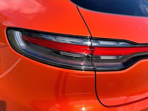 Used 2024 Porsche Macan image 20