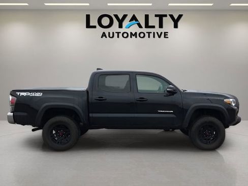 Used 2022 Toyota Tacoma TRD Off-Road image 6