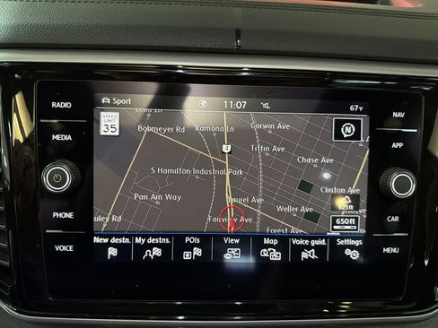 Used 2020 Volkswagen Atlas Cross Sport SEL R-Line image 16