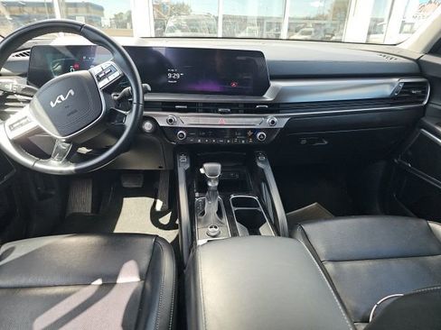 Used 2025 Kia Telluride S image 11