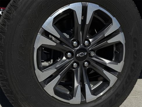 Used 2021 Chevrolet Colorado Z71 image 9