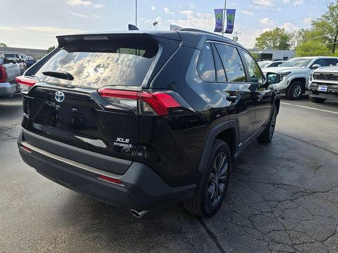 Certified 2023 Toyota RAV4 XLE Premium AWD/4WD image 8