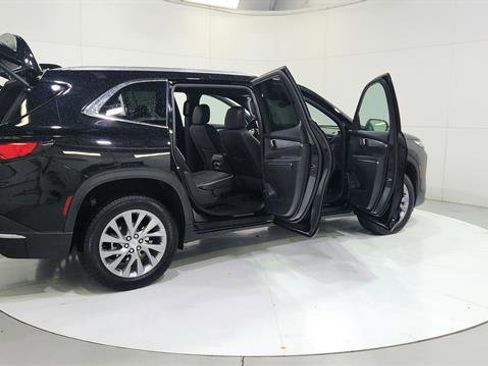 Used 2025 Buick Enclave Preferred image 32