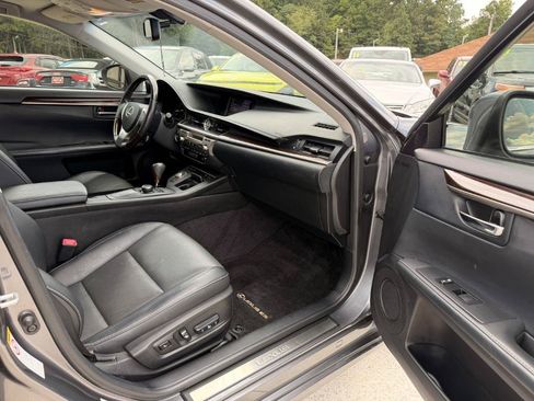 Used 2014 Lexus ES 350 w/ Premium Package FWD image 20