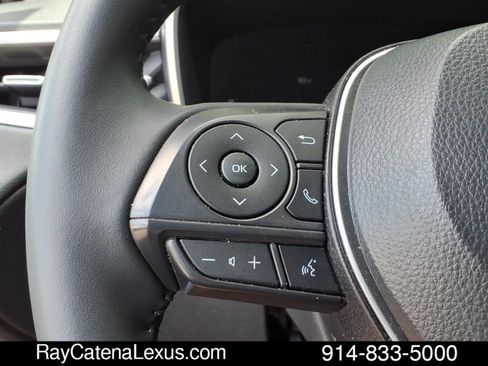 Used 2025 Toyota Corolla Cross XLE w/ Convenience Package AWD/4WD image 15