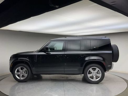 Used 2024 Land Rover Defender 110 S AWD/4WD image 5