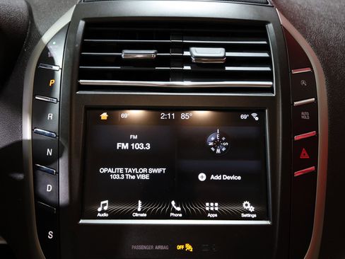 Used 2017 Lincoln MKC Premiere image 18