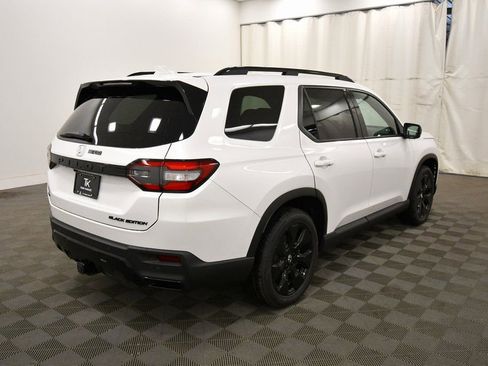 New 2026 Honda Pilot Black Edition image 8