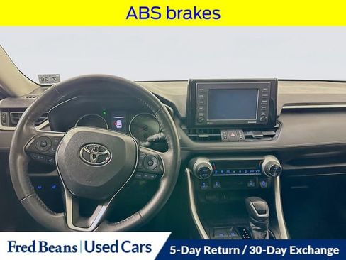 Used 2021 Toyota RAV4 XLE Premium AWD/4WD image 28