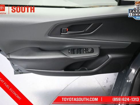 Used 2025 Toyota Prius LE FWD image 26
