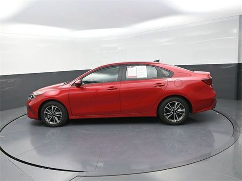 Used 2024 Kia Forte LXS image 4