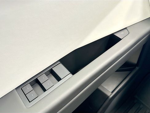 Used 2024 Tesla Cybertruck AWD Crew Cab image 26