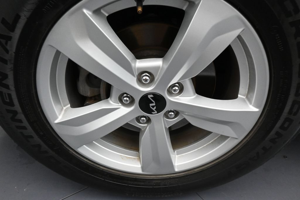 Used 2023 Kia Sorento LX FWD image 39