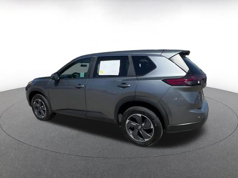 Used 2025 Nissan Rogue SV FWD image 10