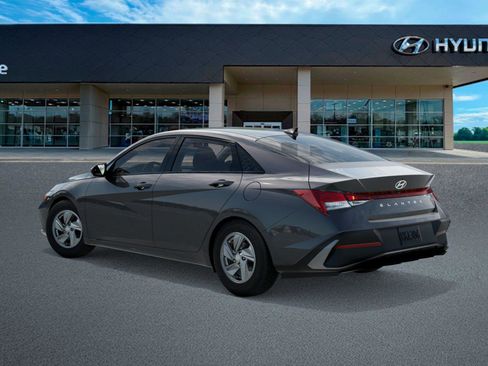 New 2026 Hyundai Elantra SE FWD image 5