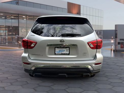 Used 2019 Nissan Pathfinder SV image 6