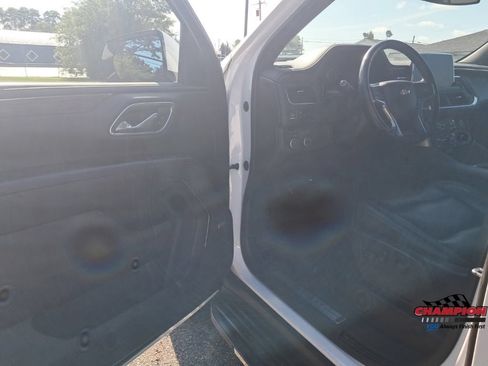 Used 2021 Chevrolet Suburban LT w/ LT Signature Plus Package AWD/4WD image 16