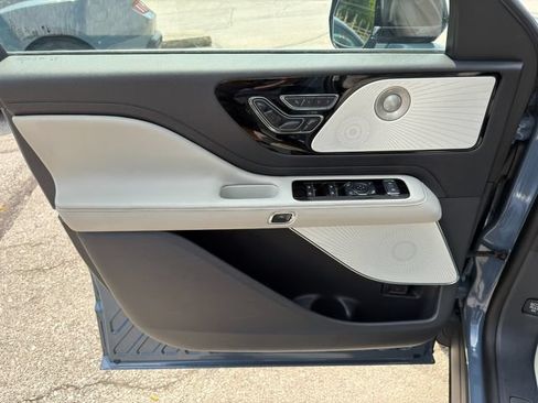 Used 2025 Lincoln Aviator Reserve w/ Equipment Group 201A AWD/4WD image 23