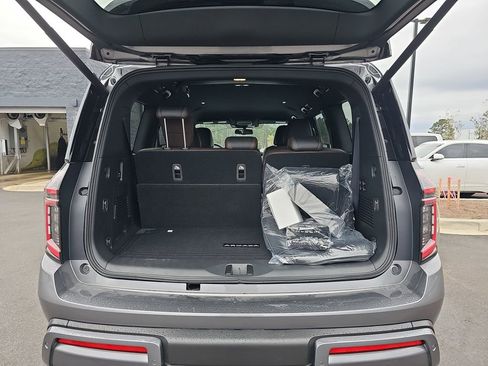 New 2026 Nissan Armada SL w/ Captain's Chari Seat Package image 16