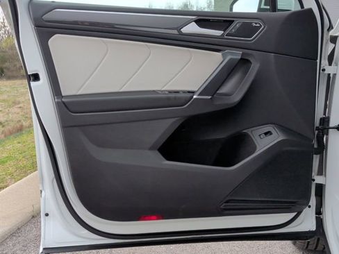 Used 2020 Volkswagen Tiguan SEL Premium R-Line image 10