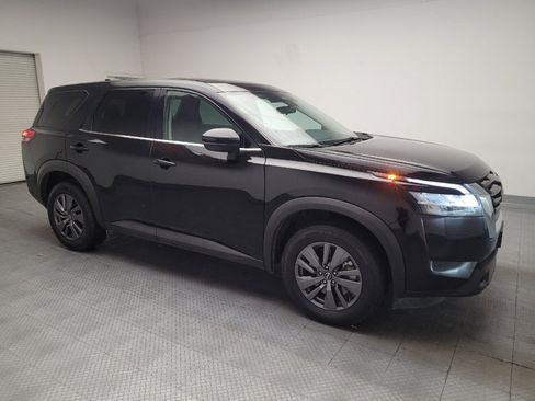 Used 2022 Nissan Pathfinder S FWD image 11