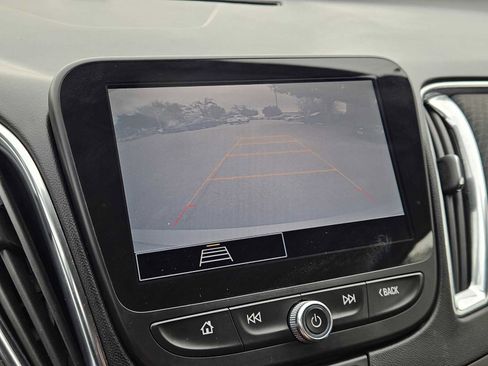 Used 2021 Chevrolet Malibu LT image 18