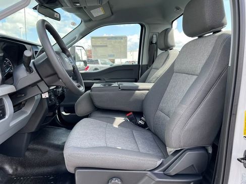 New 2026 Ford F250 4x4 Regular Cab Super Duty image 3