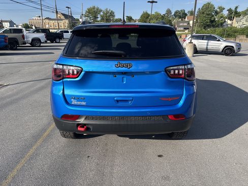 Used 2025 Jeep Compass Trailhawk AWD/4WD image 4