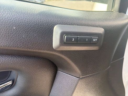 Used 2023 Nissan Titan PRO-4X w/ Pro-4x Convenience Package image 12