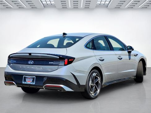 New 2026 Hyundai Sonata SEL FWD image 4