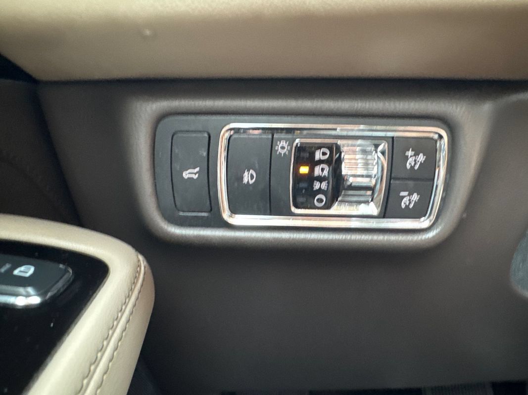 Used 2021 Lincoln Aviator Reserve w/ Equipment Group 201A AWD/4WD image 39