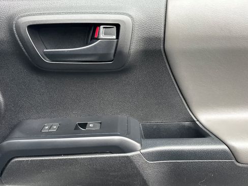 Certified 2022 Toyota Tacoma SR image 17