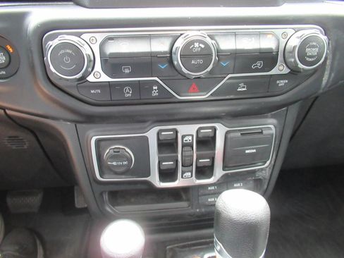 Used 2020 Jeep Gladiator Sport w/ Quick Order Package 24S AWD/4WD image 28