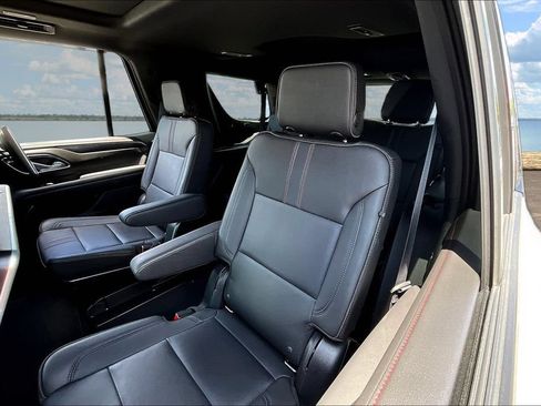 Used 2022 Chevrolet Tahoe RST w/ Luxury Package RWD image 22