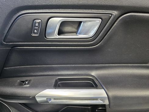 Used 2018 Ford Mustang Premium RWD image 6