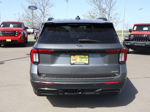Used 2025 Ford Explorer ST-Line AWD/4WD image 6