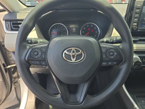 Used 2021 Toyota RAV4 XLE w/ Convenience Package FWD image 22