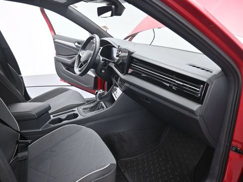 Used 2025 Volkswagen Jetta Sport FWD image 18