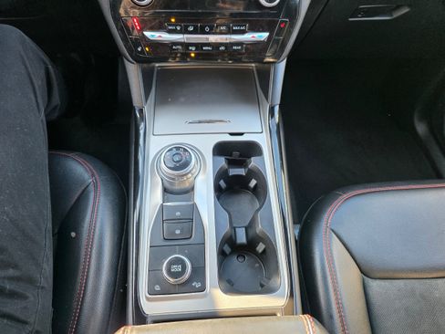 Used 2022 Ford Explorer ST-Line image 12