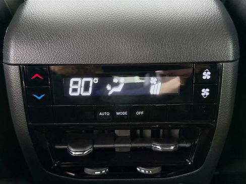 New 2025 Jeep Grand Cherokee L Altitude image 24